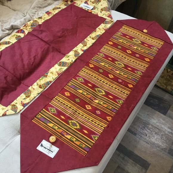 NWT Hand Crafted Set of 2 Table Runners - Picture 1 of 12